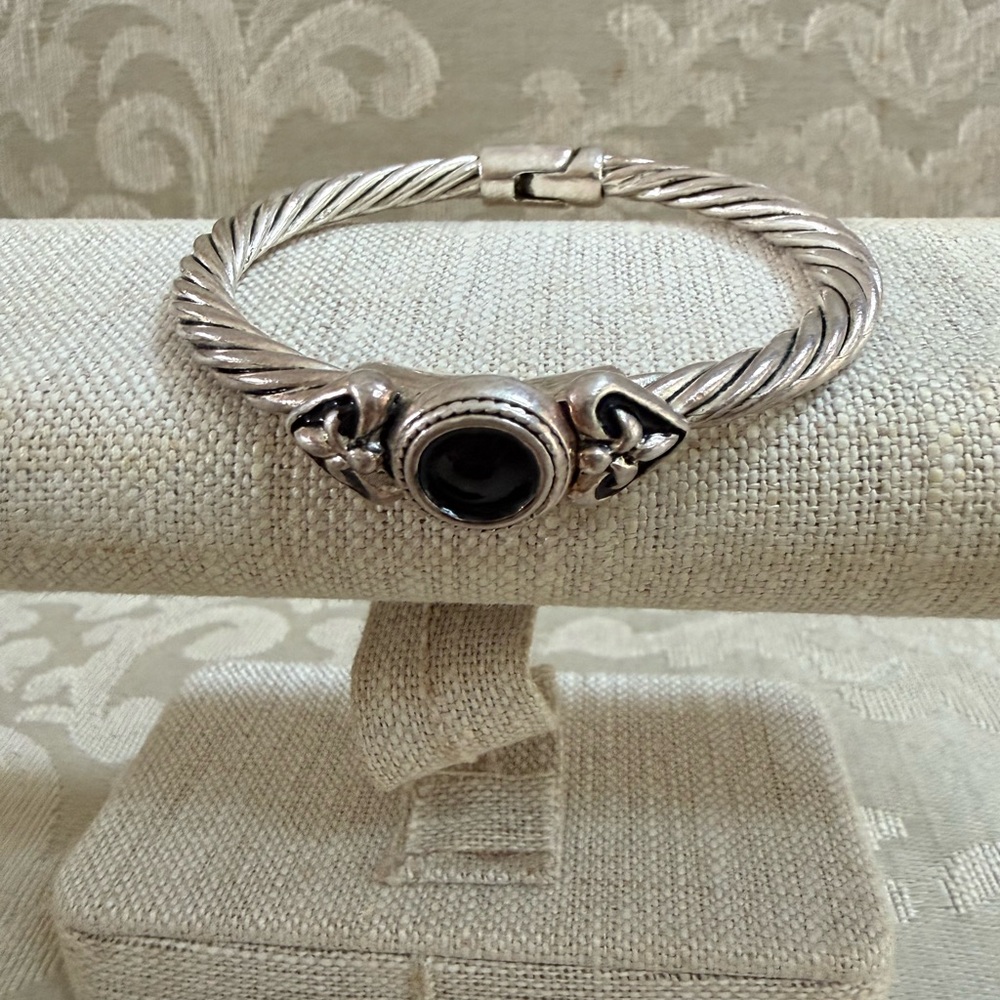 Silver twisted bangle
